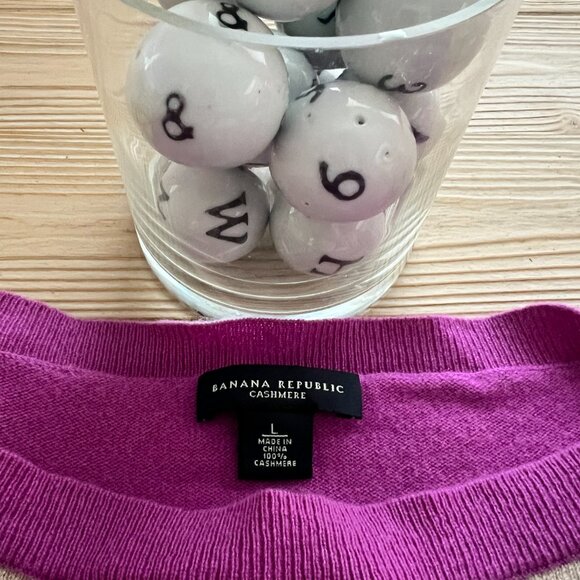 Banana Republic Orchid Argyle 100% Cashmere Sweater – Size M - Picture 4 of 8